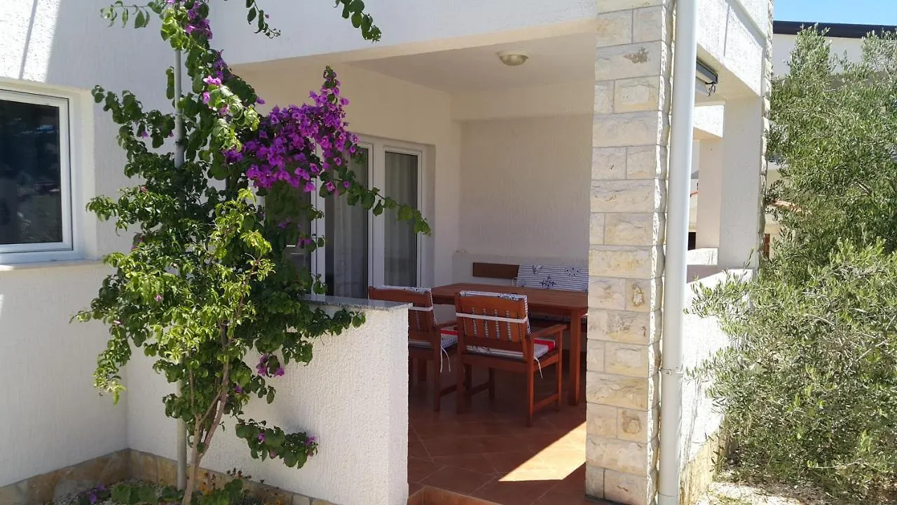 Apartments Natasa Vir Croatia