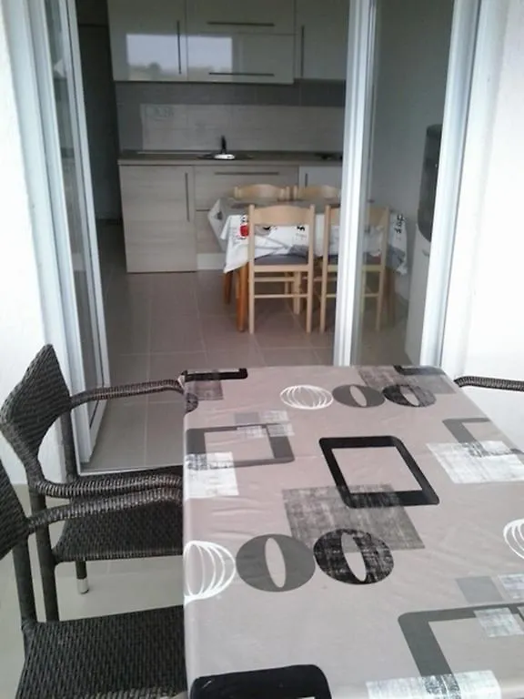 Apartments Natasa Vir 0*,