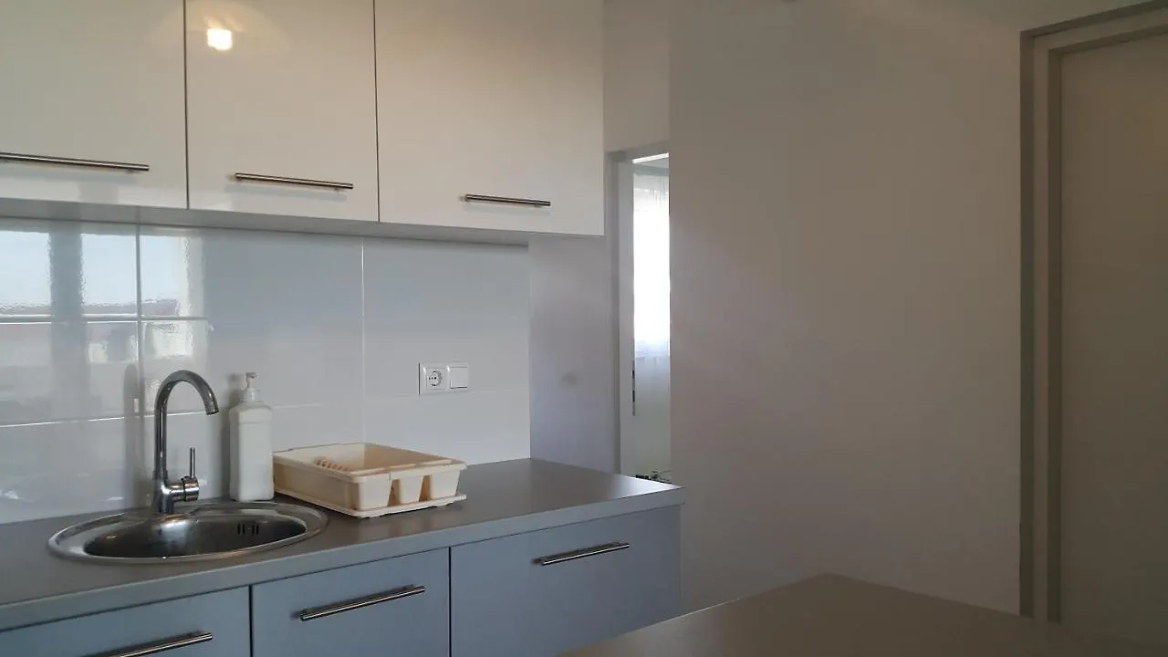 Apartments Natasa Vir 0*,