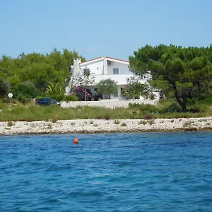 Apartman Mirakul, Vir